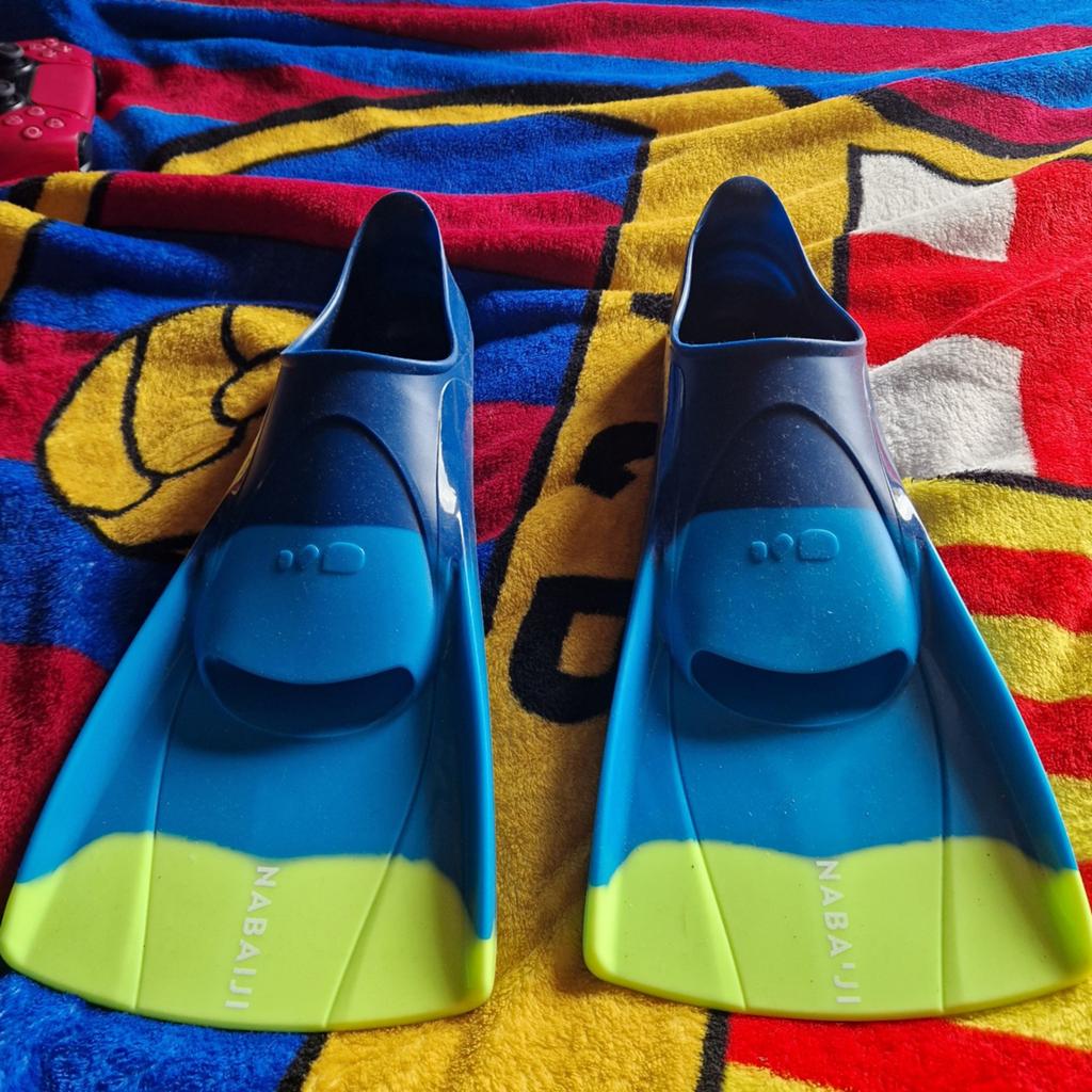 TE KOOP MOOIE ZWEMVLIEZEN SILIFIN BLAUW GEEL MAAT 43, Watersport en Boten, Duiken, Ophalen of Verzenden, Zo goed als nieuw, Zwem- of Duikvliezen