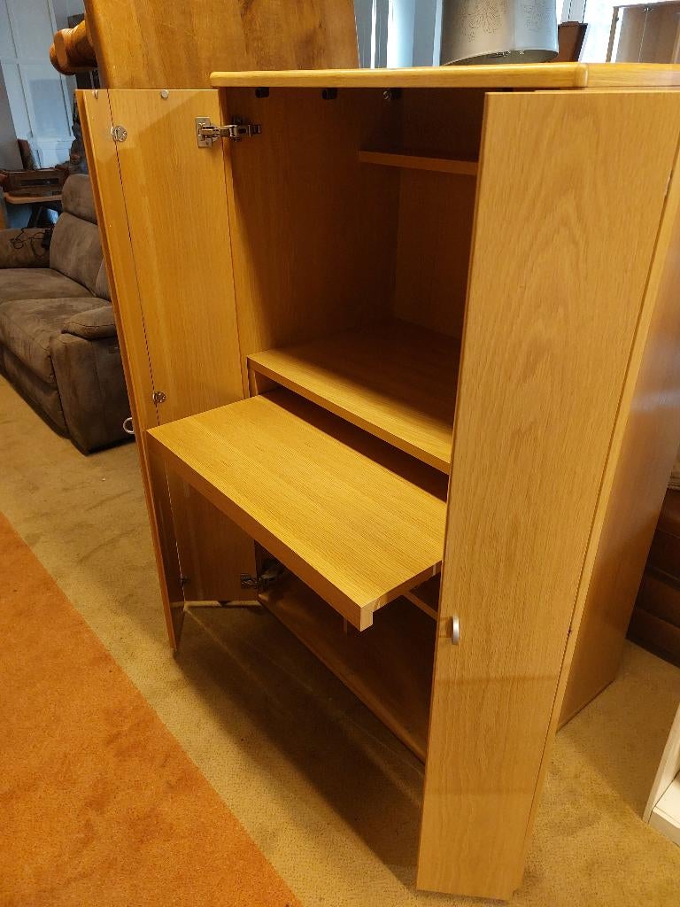 hele nette computerkast ( 500929), Ophalen of Verzenden, Zo goed als nieuw, 70 tot 120 cm