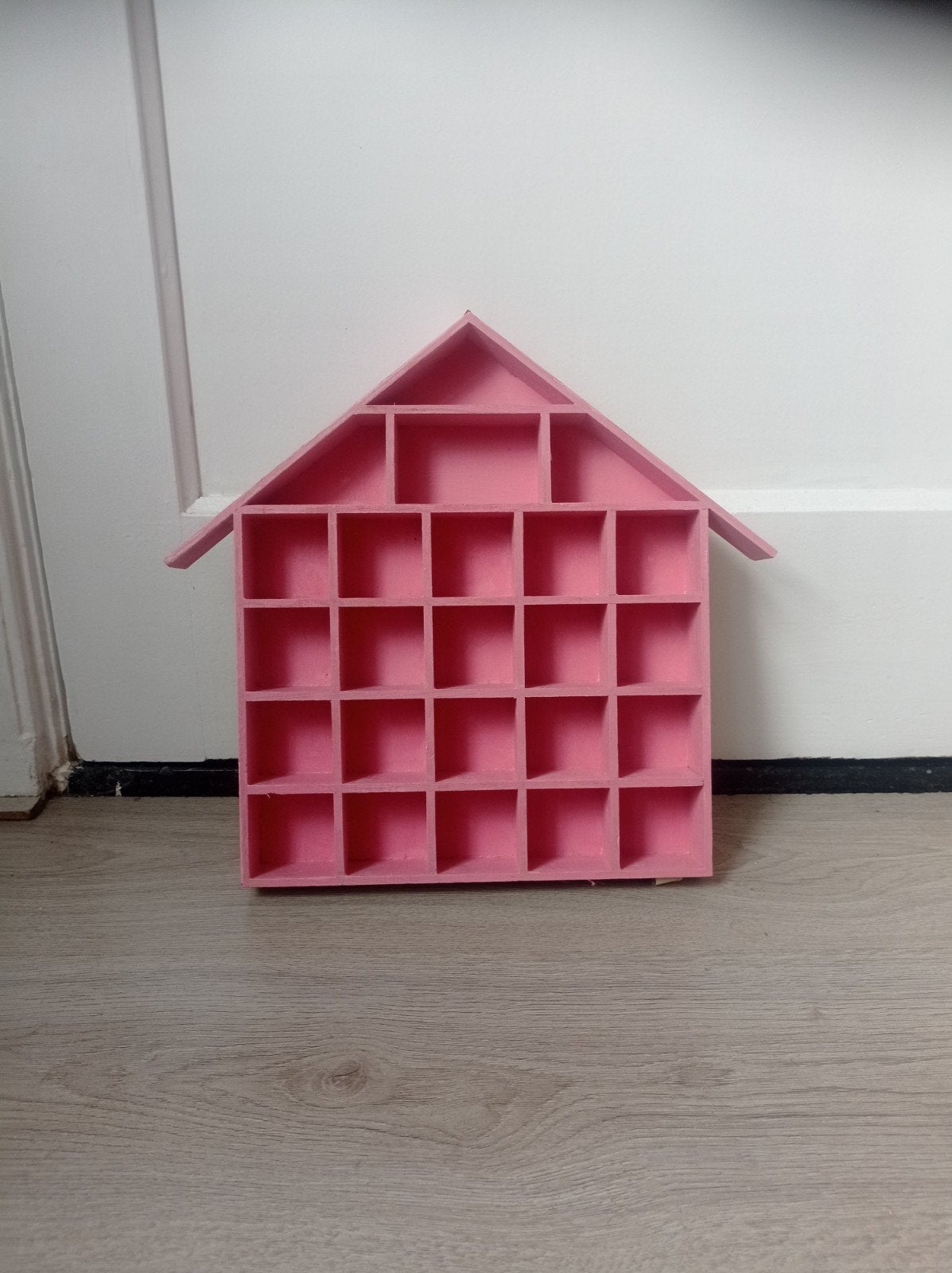 Mooie roze letterbak in de vorm van een huisje, Huis en Inrichting, Ophalen of Verzenden