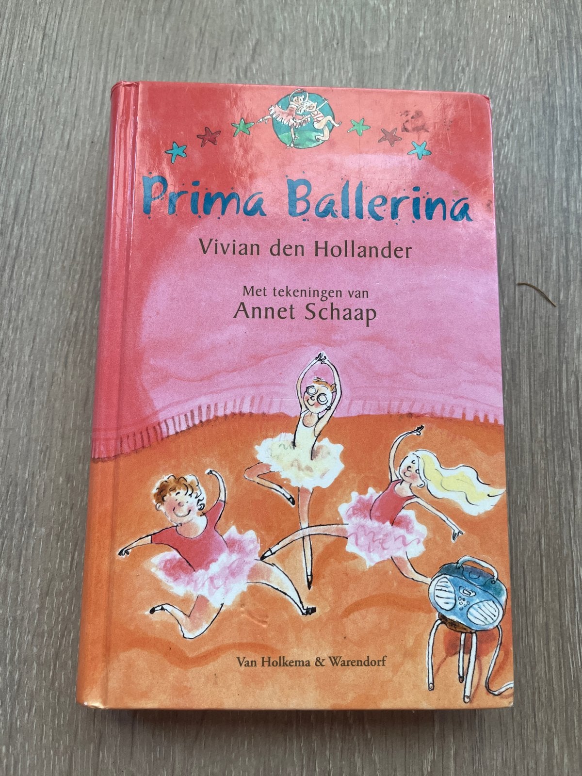 Prima Ballerina - Vivian den Hollander, Ophalen of Verzenden, Gelezen, Fictie algemeen