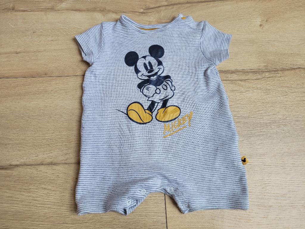 DISNEY grijs wit Mickey boxpakje maat 74 ~ CP3013, Disney, Ophalen of Verzenden, Zo goed als nieuw, Pakje