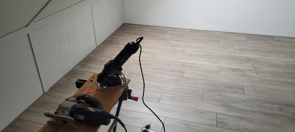 Laminaat leggen - €6 per m² - Noord-Holland, Ophalen, Nieuw