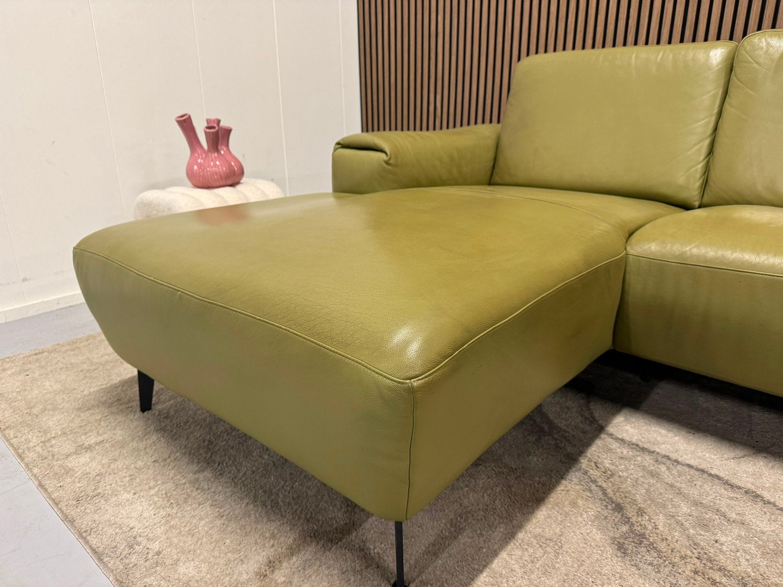 Montel - Hoekbank + Hocker - Donker Groen Semi Aniline Leer, Leer, Ophalen of Verzenden, Zo goed als nieuw, 150 cm of meer