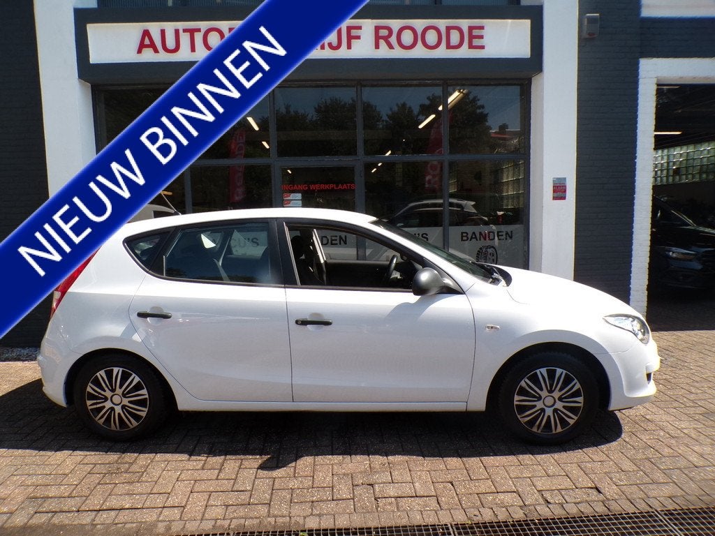 Hyundai i30 1.4i Active nette staat (bj 2010), Auto's, Hyundai, Voorwielaandrijving, Stof, Gebruikt, Zwart