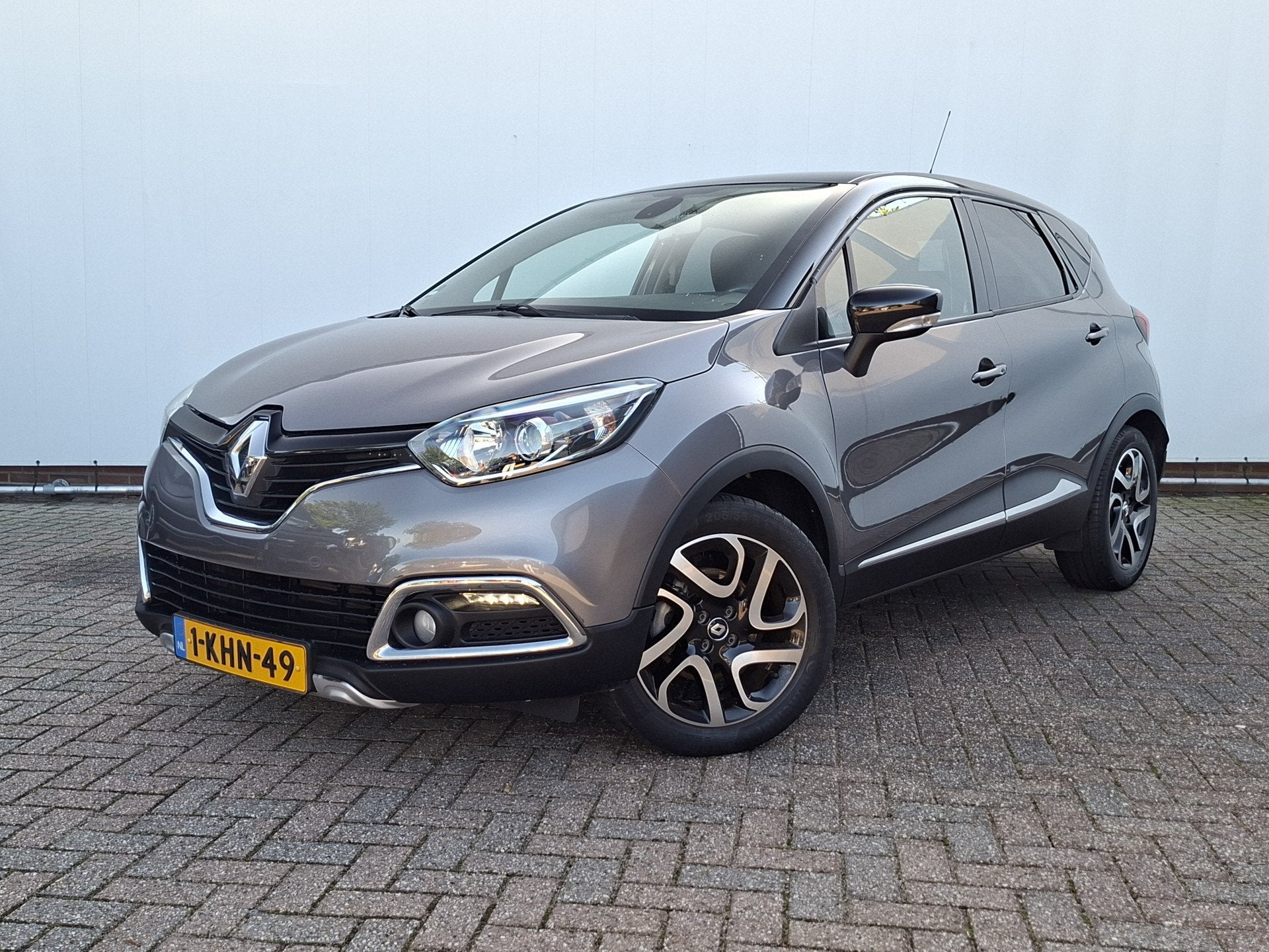 Renault Captur 1.2 TCe Dynamique Automaat Hoge zit Trekhaak, Auto's, Euro 5, 4 cilinders, Origineel Nederlands, 19 km/l
