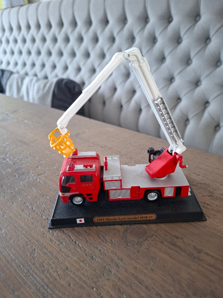 Morita MSB-20 - miniatuur brandweer hoogwerker - 1:64, Ophalen of Verzenden, Zo goed als nieuw, Bus of Vrachtwagen