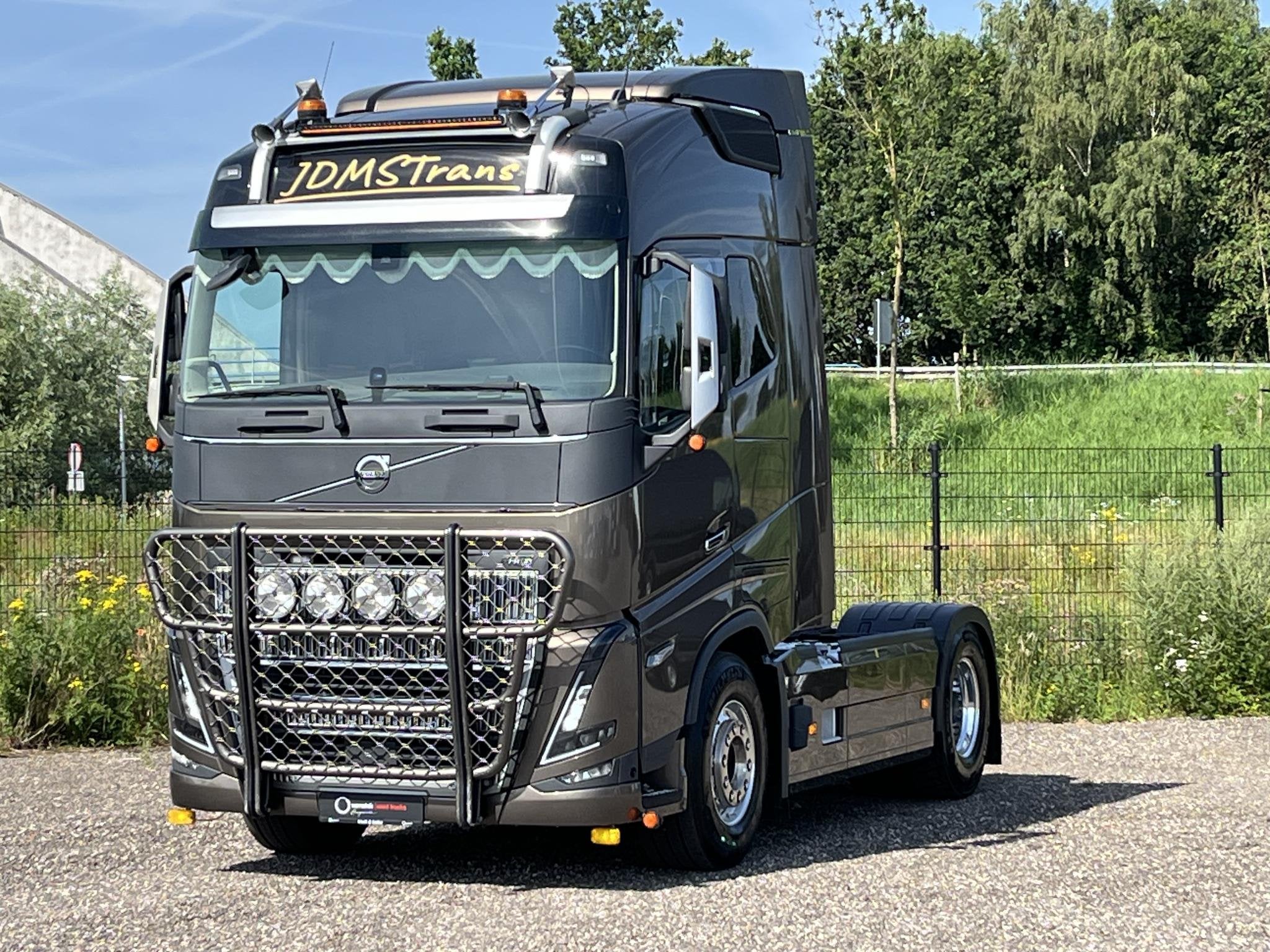 Volvo FH16 550 | Full Air | Hydraulic | Bull Bar, Automaat, Stof, Bluetooth, Bruin