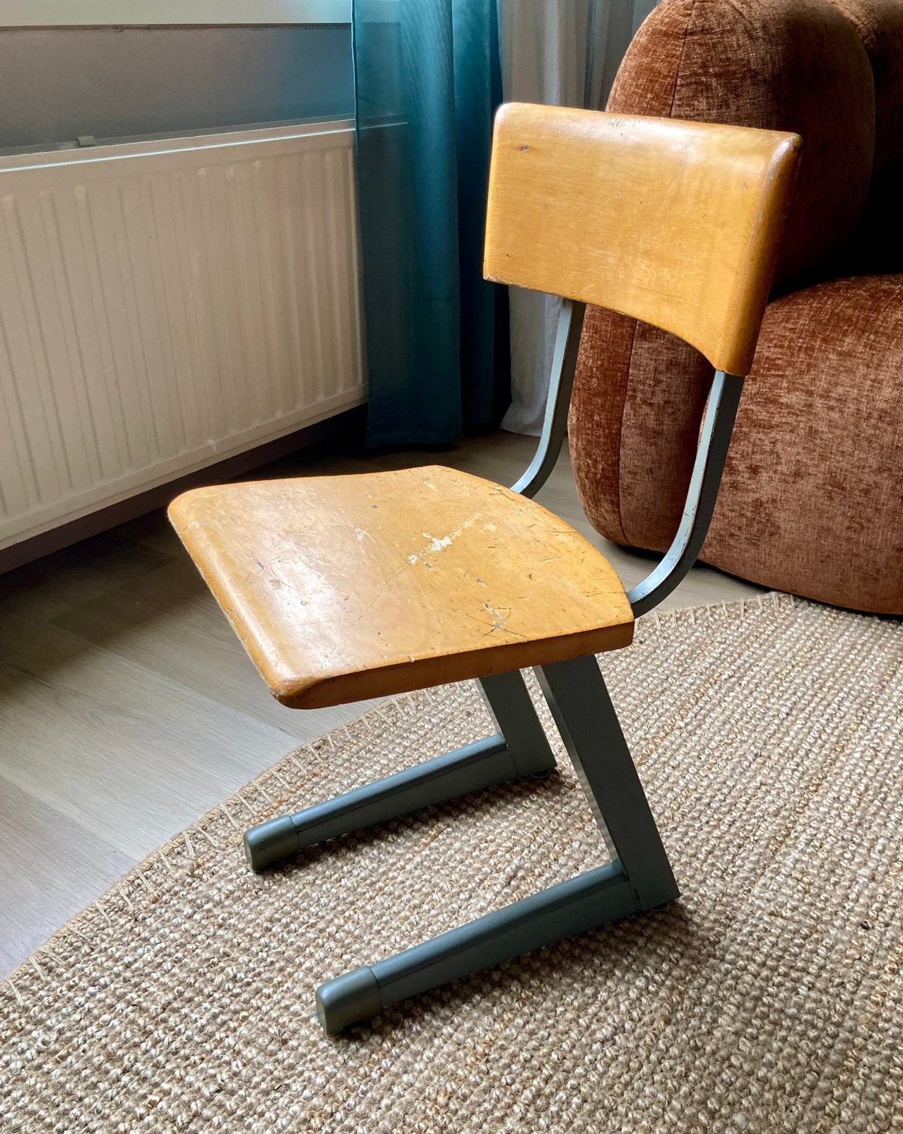 Kinder school stoeltje, Ophalen, Zo goed als nieuw, Wit, Eén