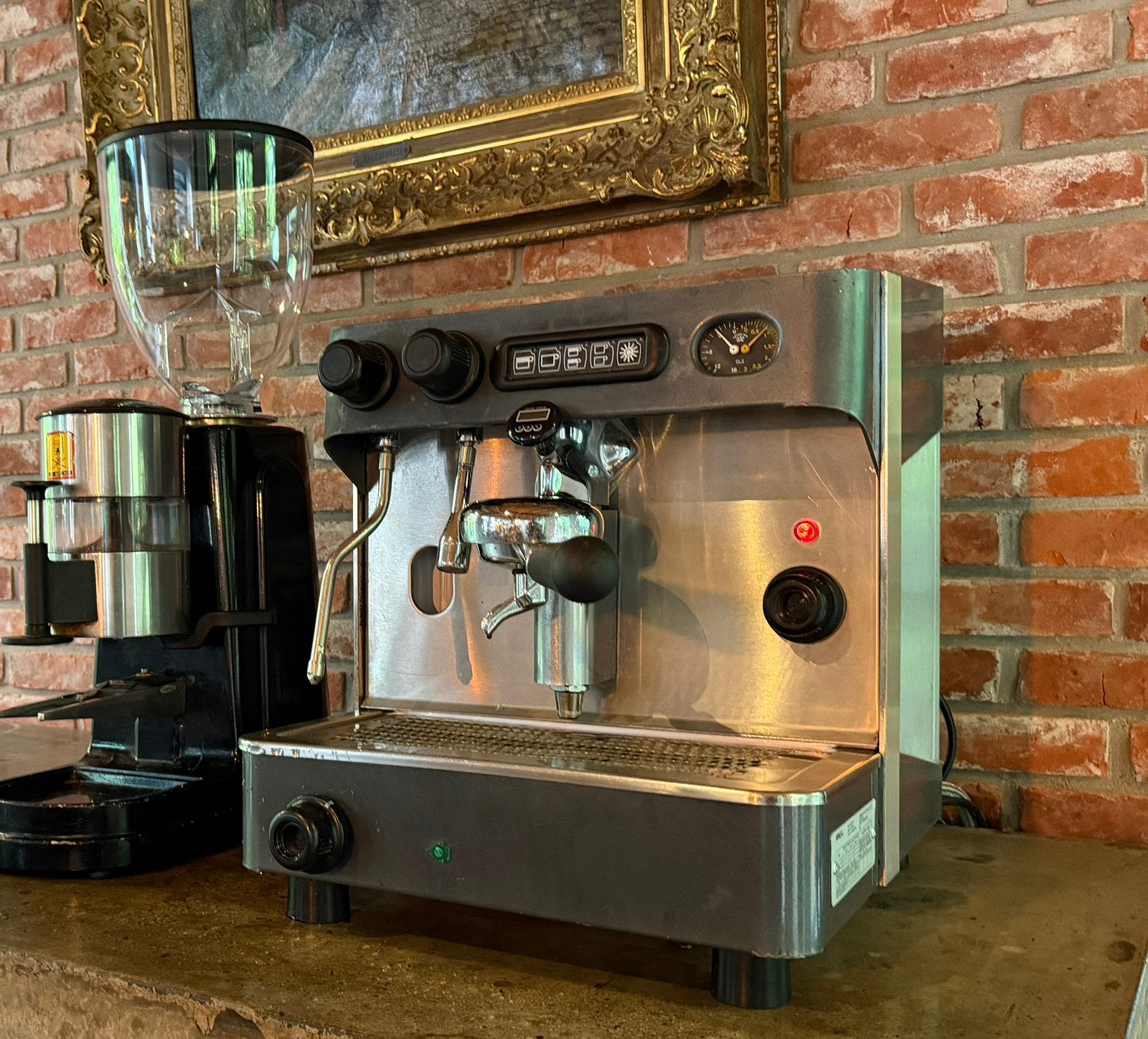 Koffiemachine VFA Elite Espresso 1 Groep 220V met Grinder, Gebruikt, Espresso apparaat, 10 kopjes of meer, Koffiebonen