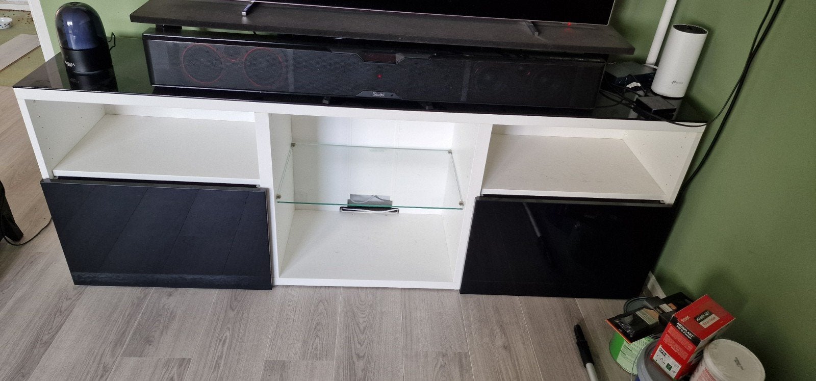 Modern TV-meubel wit/zwart - 180x40x65 cm, Ophalen, Gebruikt, 150 tot 200 cm, Minder dan 100 cm