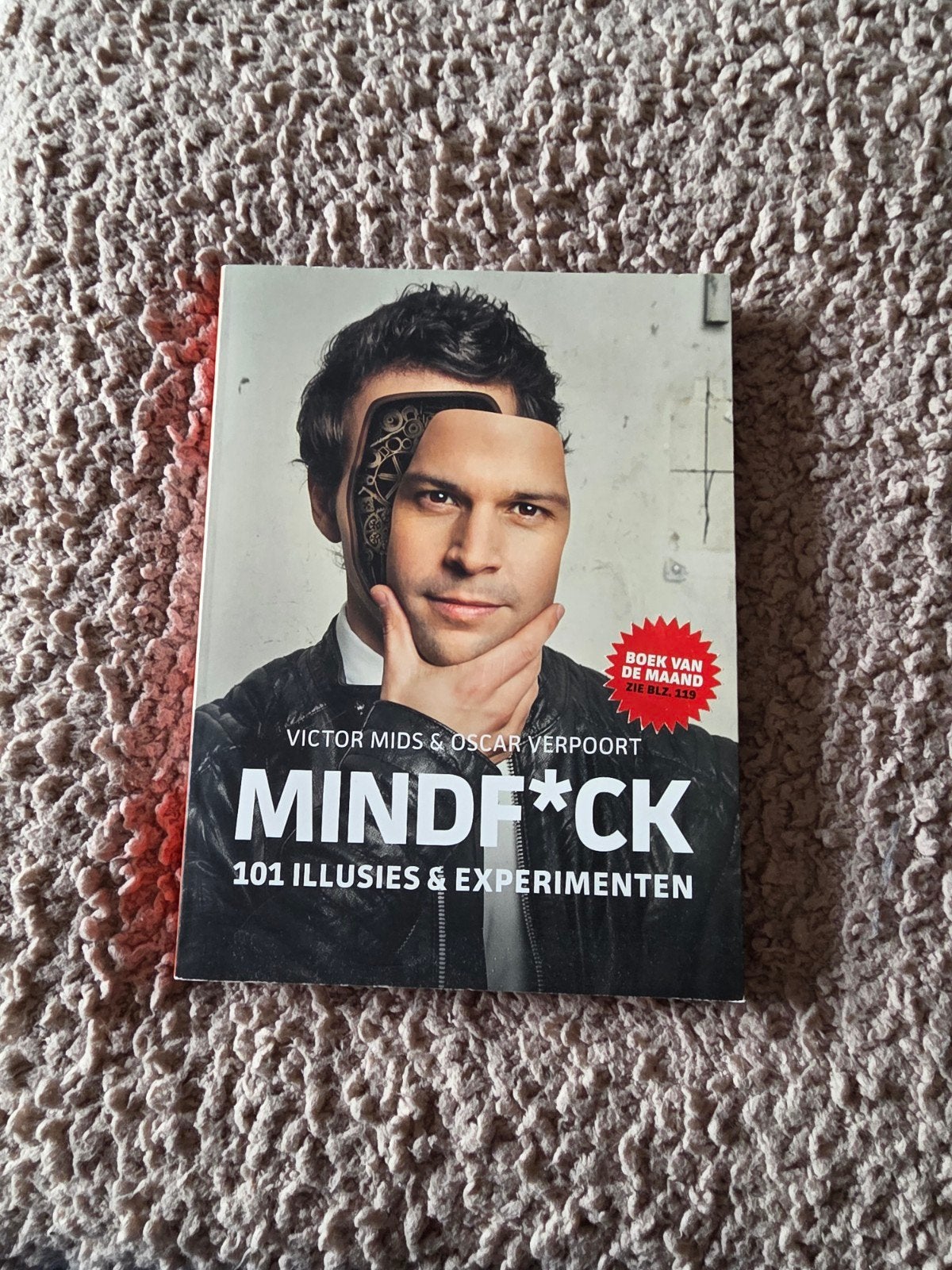 Mindf*ck: 101 illusies & experimenten - Victor Mids, Boeken, Ophalen of Verzenden, Zo goed als nieuw, Victor Mids & Oscar Verpoort
