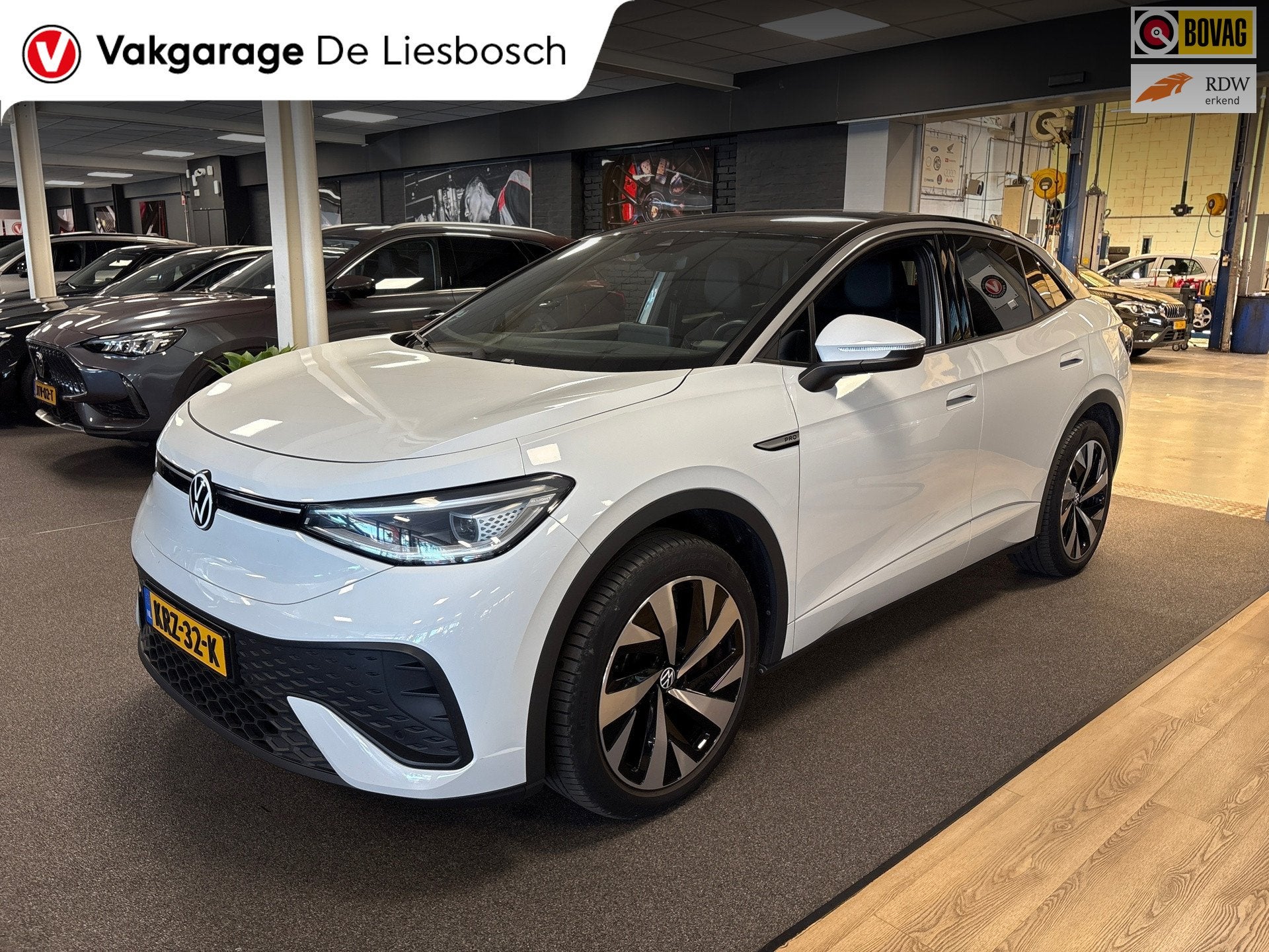 Volkswagen ID.5 Pro 77 kWh / Soh 95,2 / warmtepomp / trekhaa, Auto's, Volkswagen, Automaat, Achterwielaandrijving, Leder en Stof