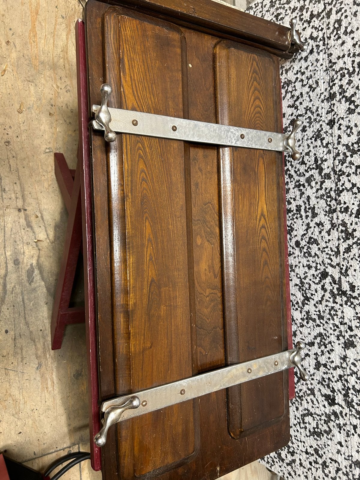 Vintage houten kleding persen, Ophalen