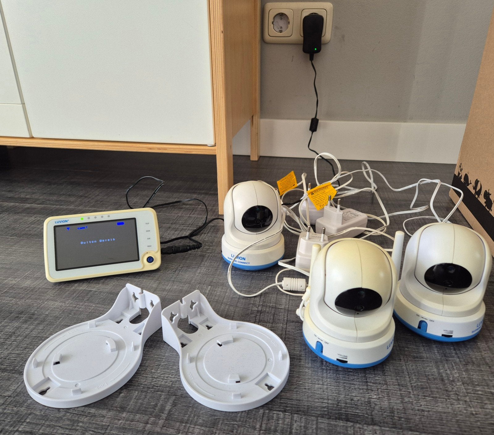 Luvion supreme connect babyfoon met 3 camera's, Kinderen en Baby's, Ophalen, Gebruikt, Camera
