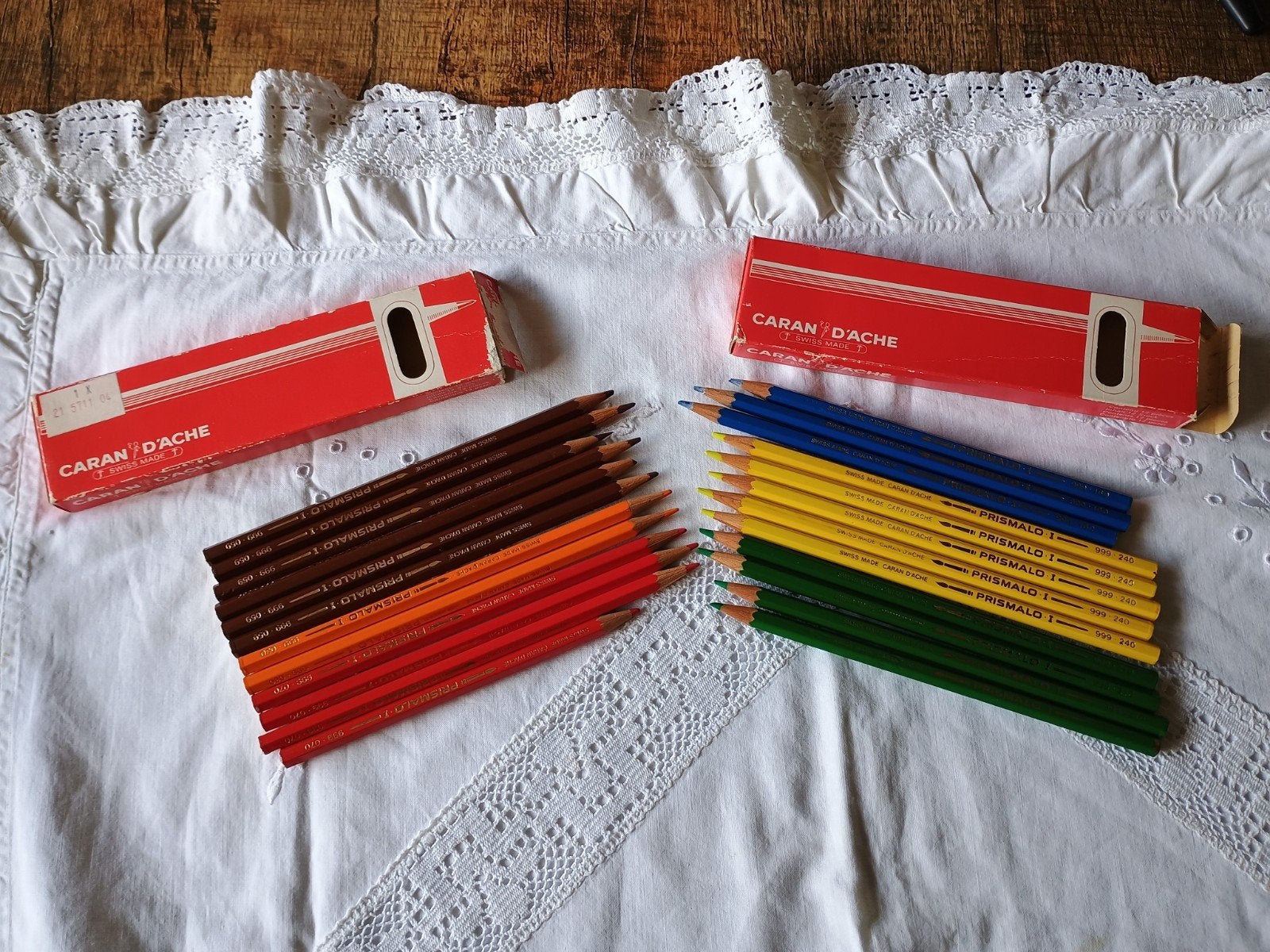 2 oude doosjes met Caran d'Ache kleurpotloden, Ophalen of Verzenden, Gebruikt, Potlood of Stift