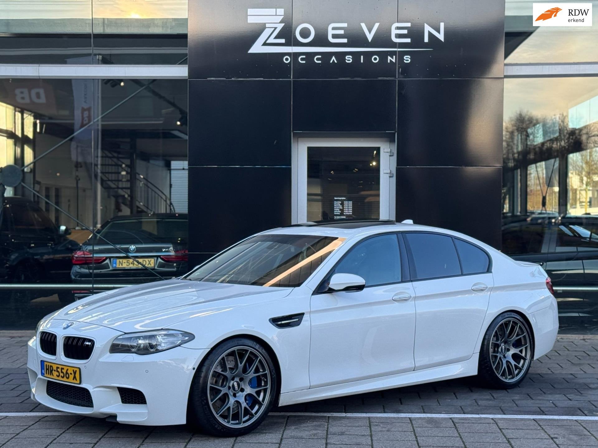 BMW 5-serie BMW M5 4.4 V8 560PK | MOTORPROBLEEM | HEAD-UP |, Automaat, Achterwielaandrijving, Gebruikt, 2000 kg