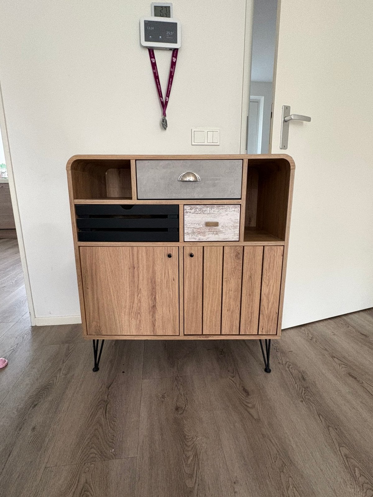 Dressoir, Huis en Inrichting, Kasten | Dressoirs, Ophalen, 100 tot 150 cm, Zo goed als nieuw, Met deur(en)