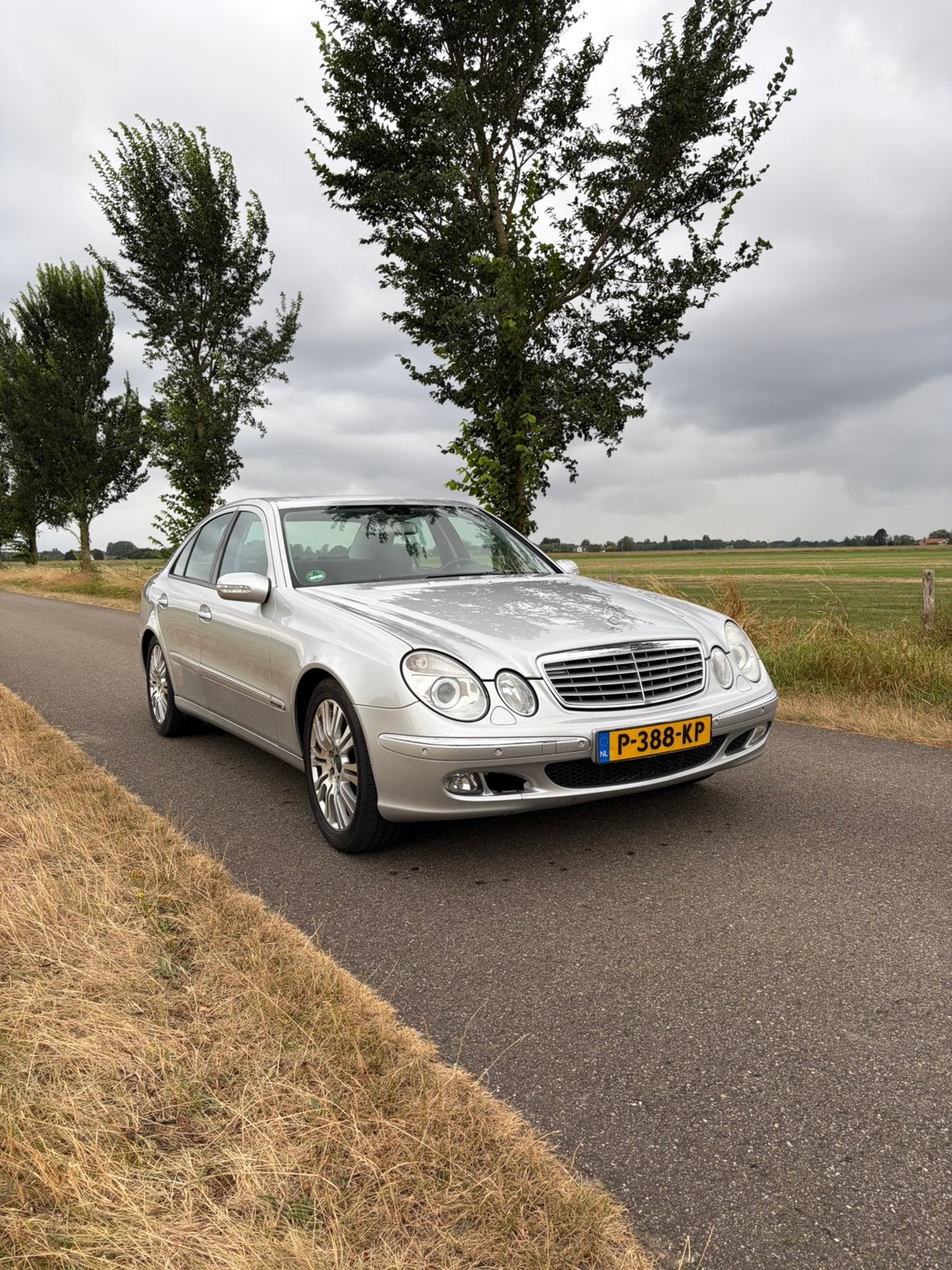 Mercedes-Benz E-Klasse 5.0 E500 Sedan AUT 2003 Grijs, Auto's, Automaat, Achterwielaandrijving, 8 cilinders, 4966 cc