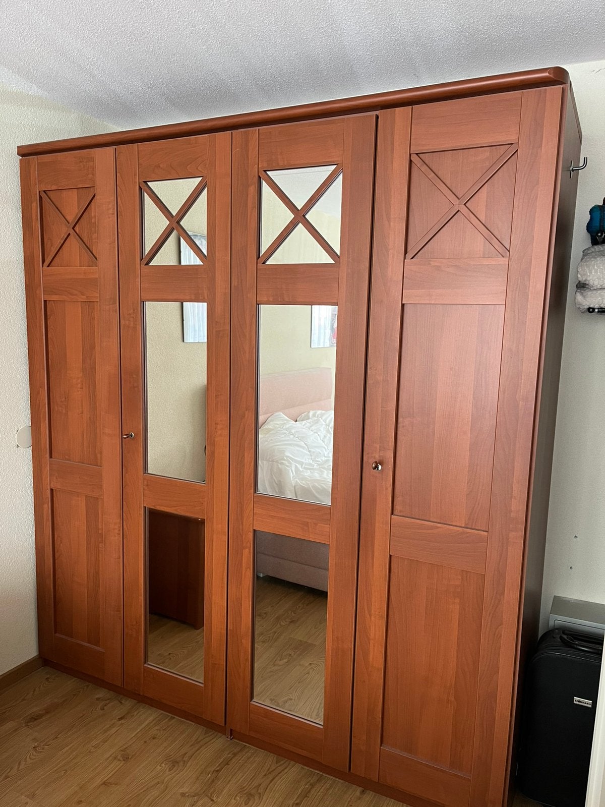Mooie zgan kledingkast, Ophalen, 200 cm of meer, Met plank(en), Zo goed als nieuw