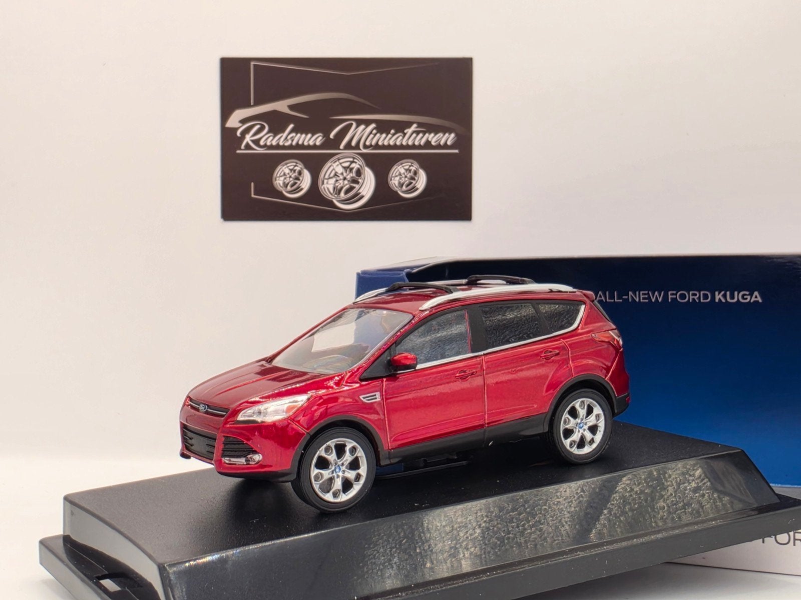 Ford Kuga II 2013 - Rood - 1:43 Greenlight, Overige merken, Auto, Ophalen of Verzenden, Zo goed als nieuw