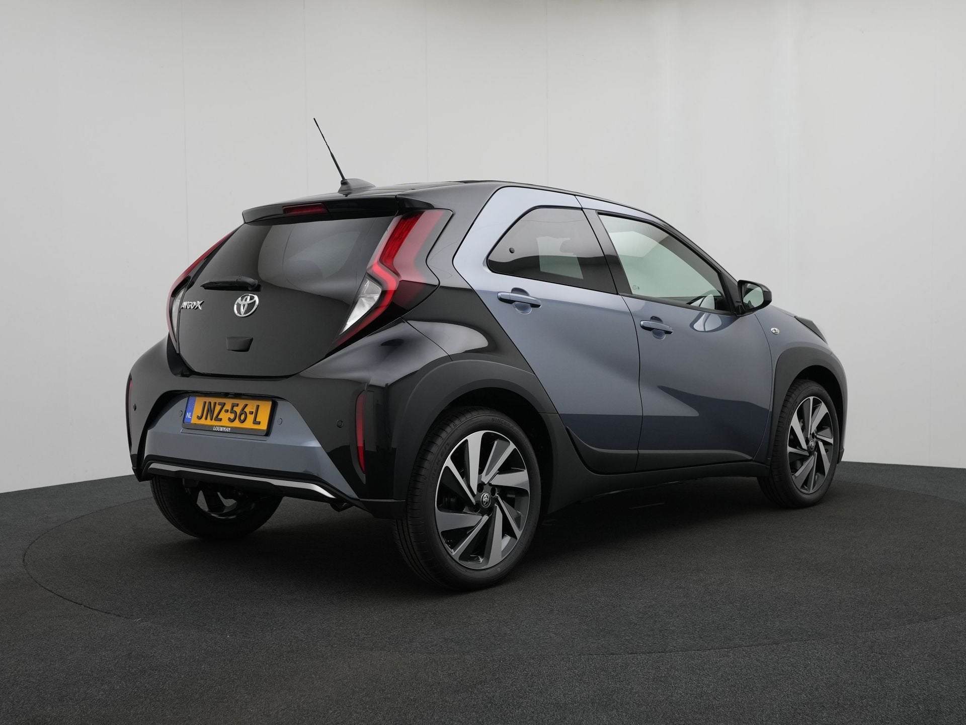 Toyota Aygo X 1.0 VVT-i MT Envy Cabriolet (bj 2025), 12 maanden, Stof, 4 stoelen, Origineel Nederlands