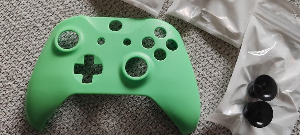 Xbox Series S/One Controller Cover + 6 Thumbs ticks NIEUW, Spelcomputers en Games, Spelcomputers | Xbox | Accessoires, Ophalen of Verzenden