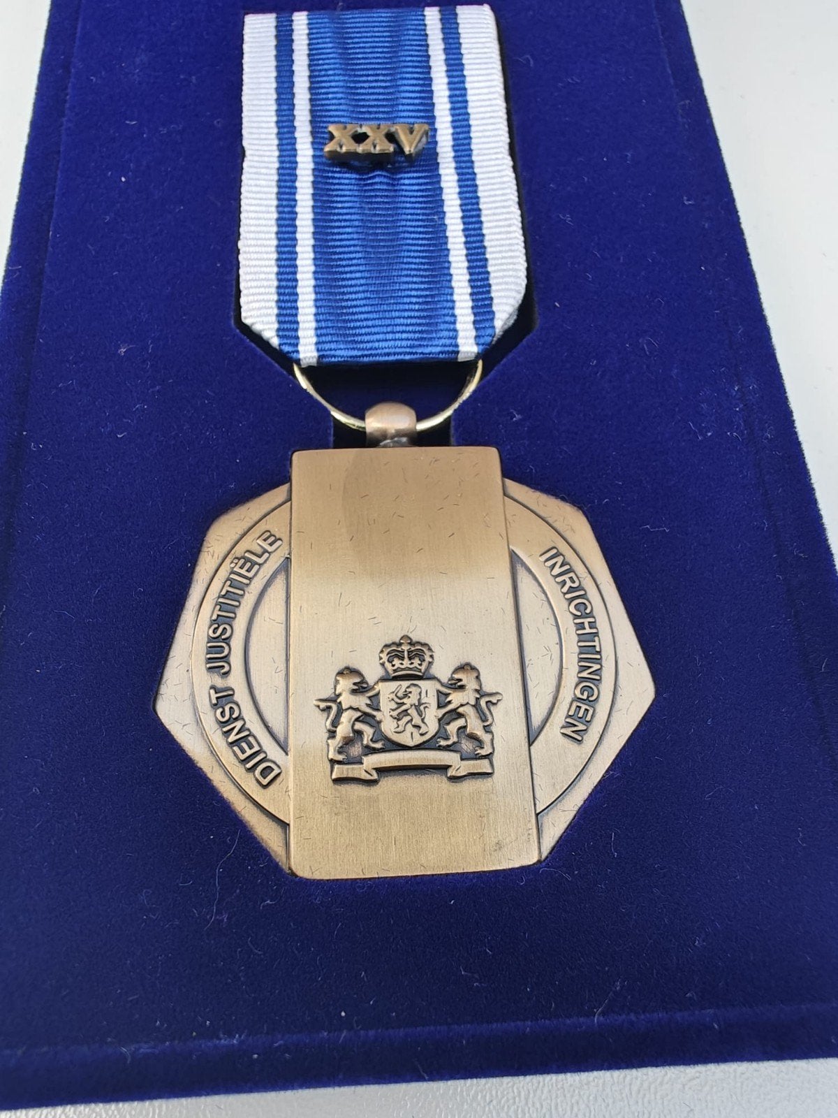DJI Trouwe Dienst Medaille XXV met etui 25 jaar dienst, Verzamelen, Militaria | Algemeen, Ophalen of Verzenden, Landmacht, Nederland