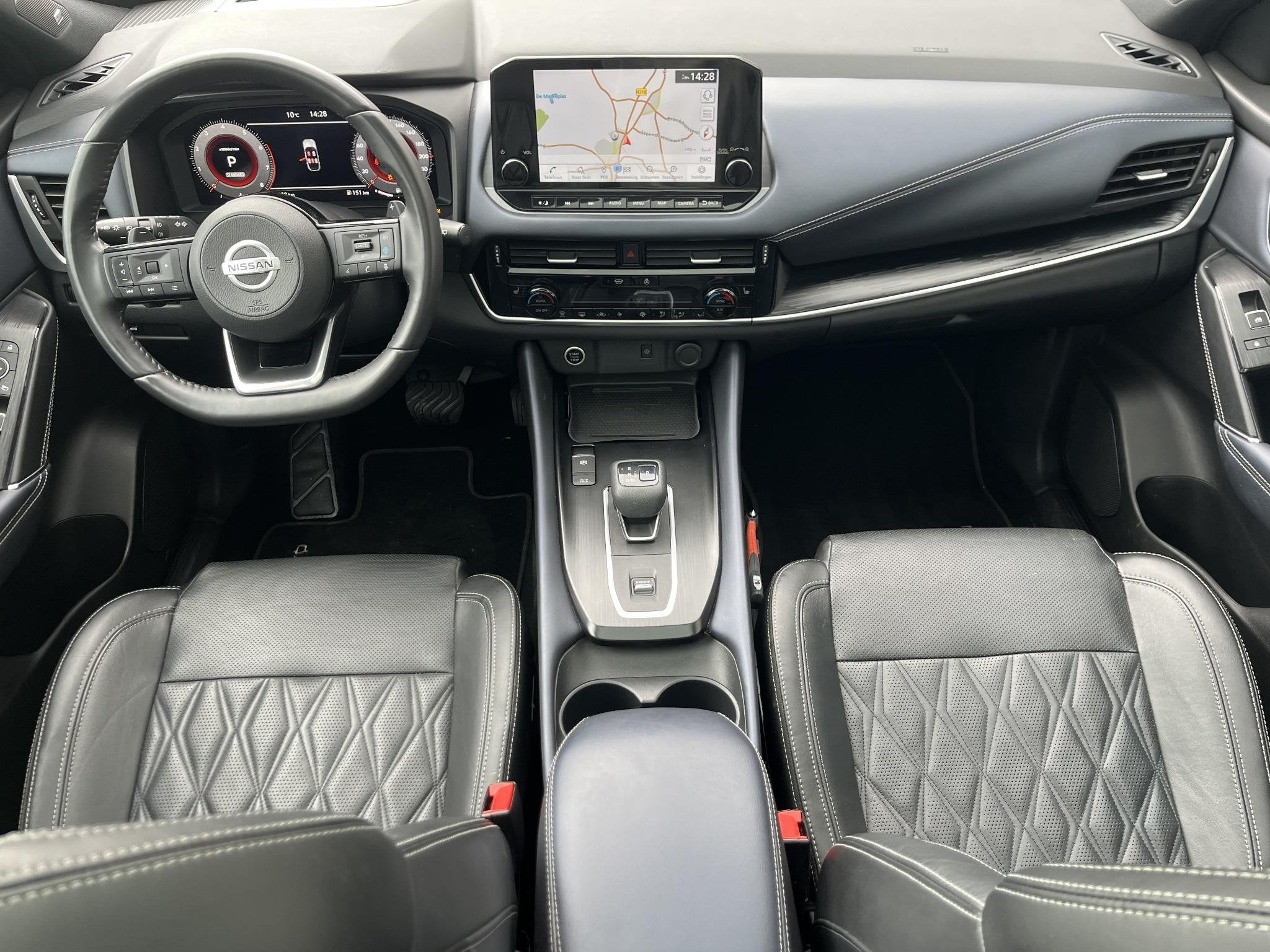 Nissan Qashqai 1.3 MHEV Xtronic Tekna Plus / Trekhaak (1.800, Auto's, Nissan, Euro 6, Qashqai, Automatische klimaatregeling, Zilver of Grijs