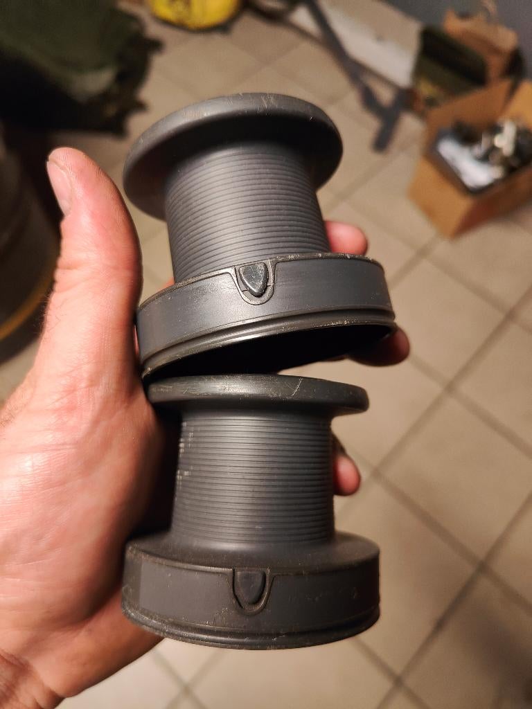 2 Daiwa Emblem 5500 spoelen, Ophalen of Verzenden, Gebruikt, Molen