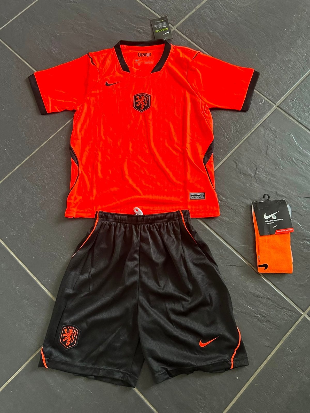 Nederlands elftal 2026 kids tenue - maat 140 - 152 & 158, Maat XS of kleiner, Verzenden, Nieuw, Set