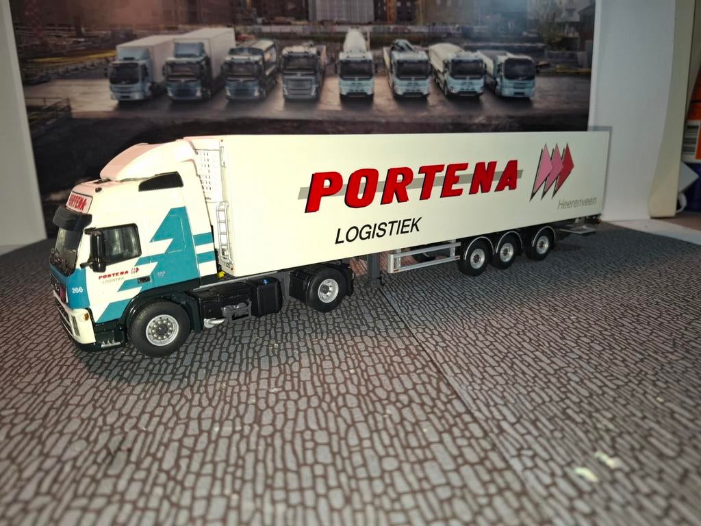 Volvo FM met koeltrailer van Portena Heerenveen van wsi., Hobby en Vrije tijd, Modelauto's | 1:50, Ophalen of Verzenden, Nieuw