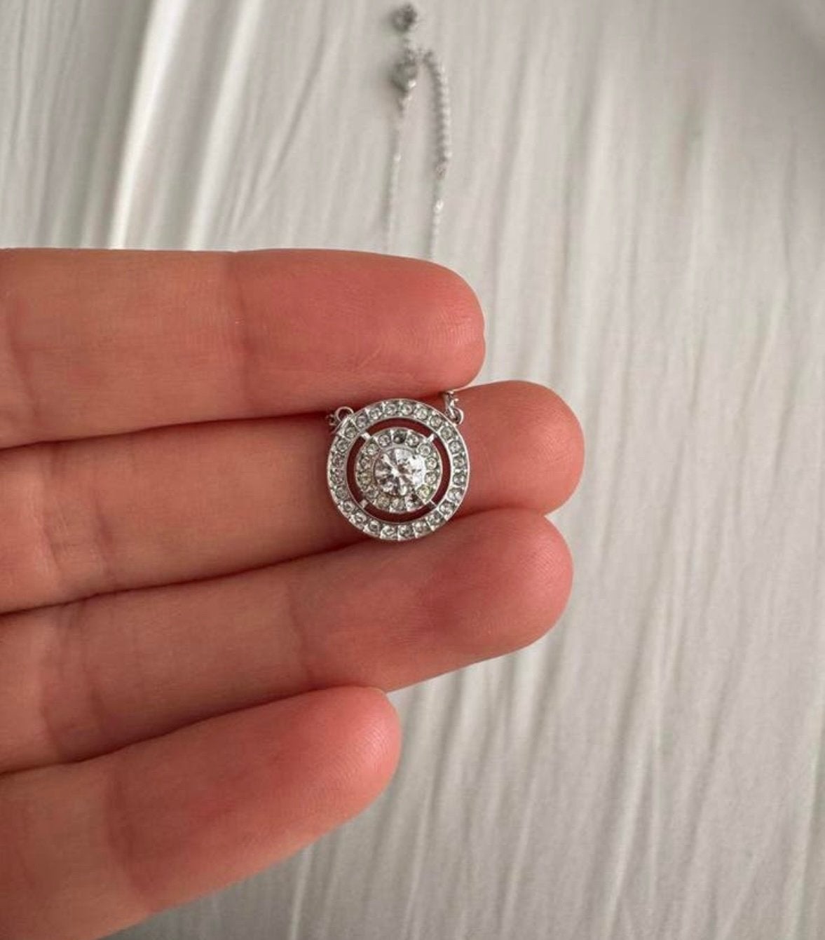 Swarovski ketting klein in zilveren kleur (moet weg), Sieraden, Tassen en Uiterlijk, Ophalen of Verzenden, Zo goed als nieuw, Goud