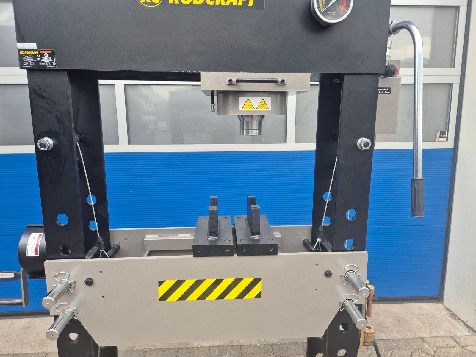 Foto 14 van RODCRAFT Werkplaatspers Hydro-pneumatisch 75 TON NU ACTIE!