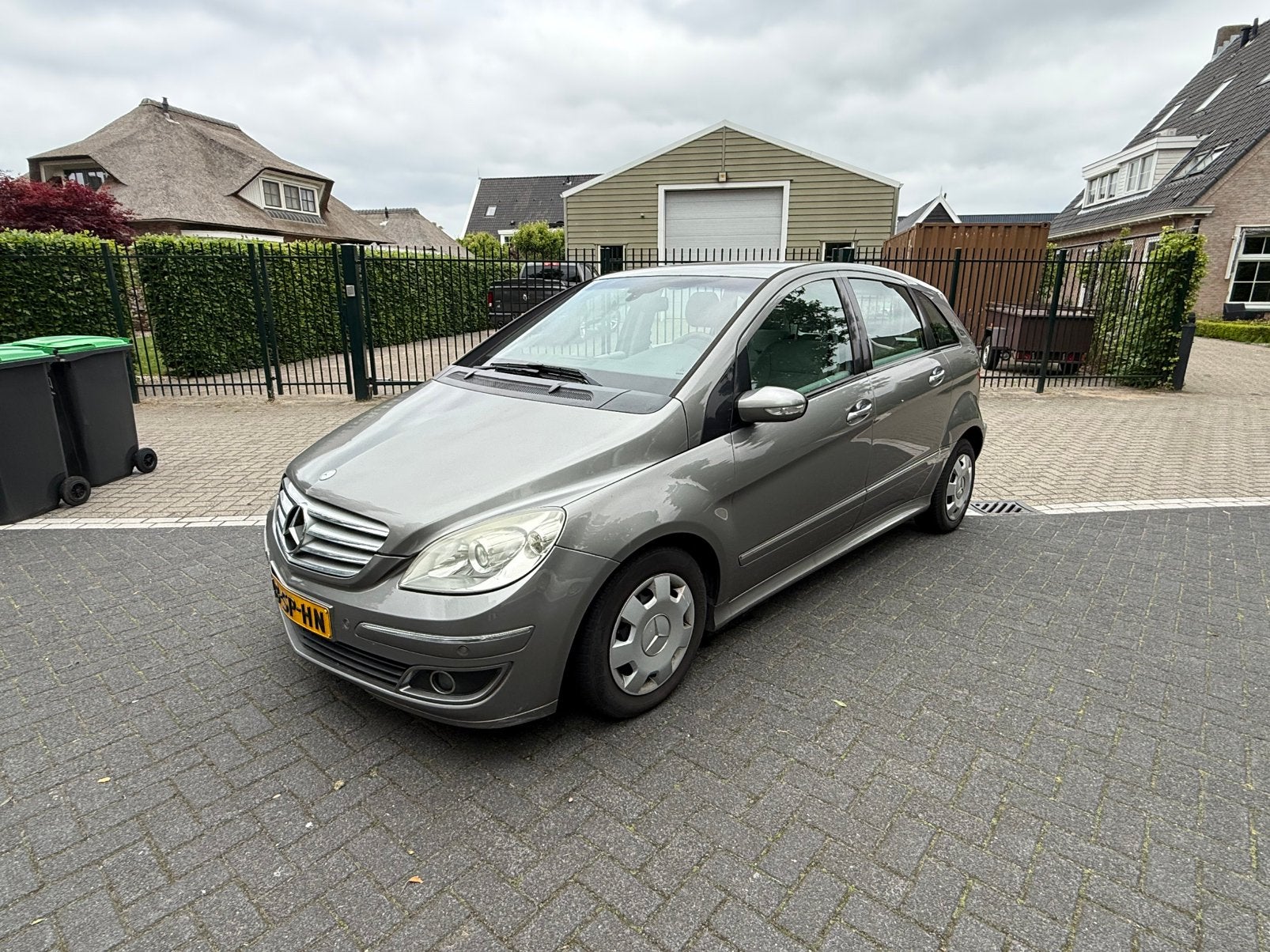 Mercedes-Benz B-Klasse 1.7 B170 5DRS CVT 2006 Grijs, 4 cilinders, 400 kg, Parkeersensor, Bedrijf