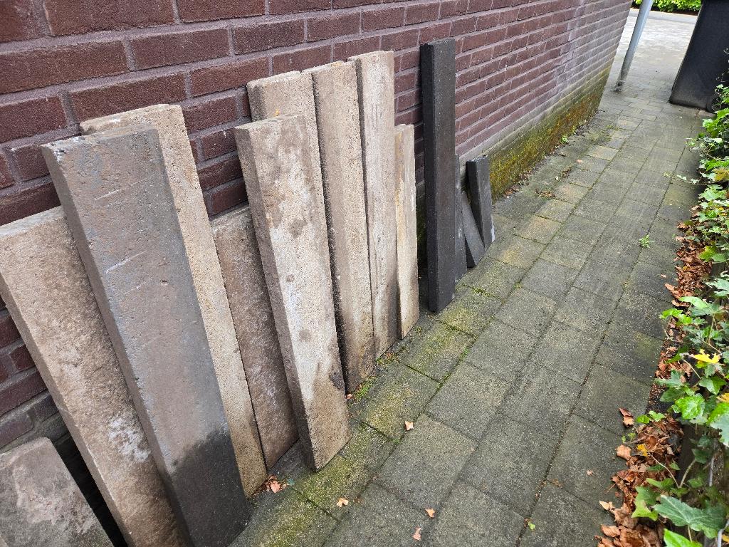 Gratis betonnen opsluitbandjes tuin, Tuin en Terras, Ophalen, Gebruikt, 25 tot 50 cm, Border