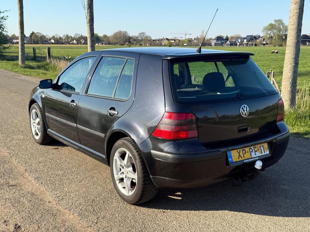 Volkswagen Golf 1.6 Geen APK Automaat Airco, Auto's, Zwart, 4 cilinders, 1123 kg, Golf