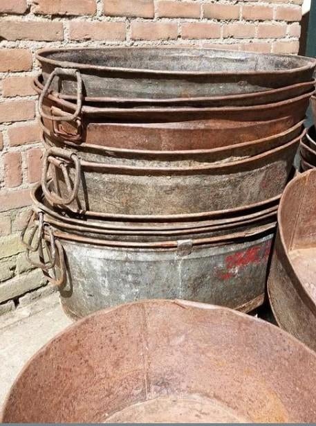 Oude brocante zinken metalen teil, Tuin en Terras, Bloembakken en Plantenbakken, Gebruikt, Minder dan 30 cm, T, Rond