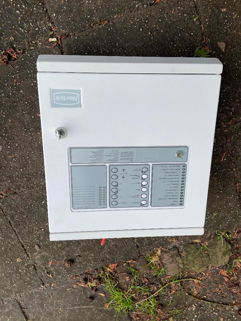 brandmeldinstallatie, Doe-het-zelf en Verbouw, Alarmsystemen, Ophalen, Detector, Sensor of Melder, Zo goed als nieuw, Alarmoproep bij centrale