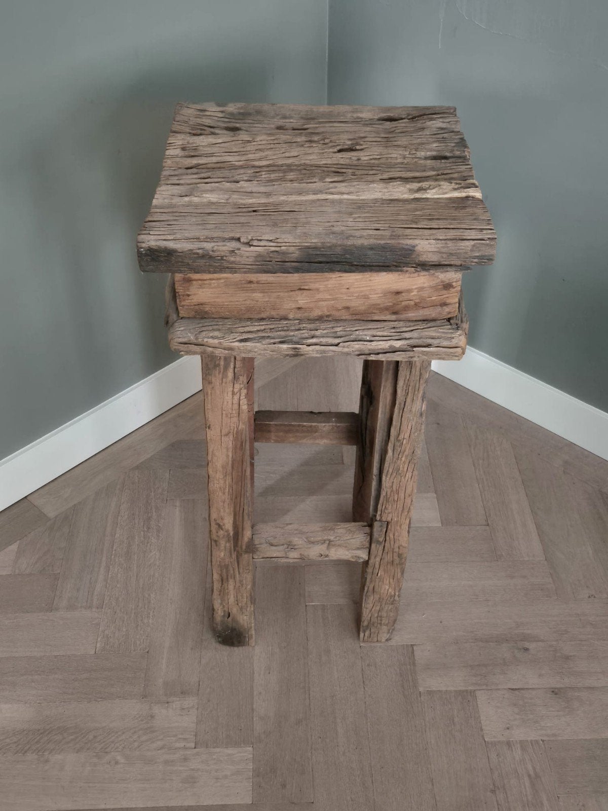 Unieke plantentafel van drijfhout - 40x40x81 cm, Huis en Inrichting, Tafels | Bijzettafels, Ophalen, Minder dan 55 cm, Gebruikt