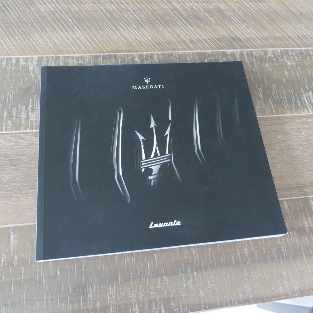 Brochure folder Maserati Levante, Ophalen of Verzenden, Zo goed als nieuw, Overige merken