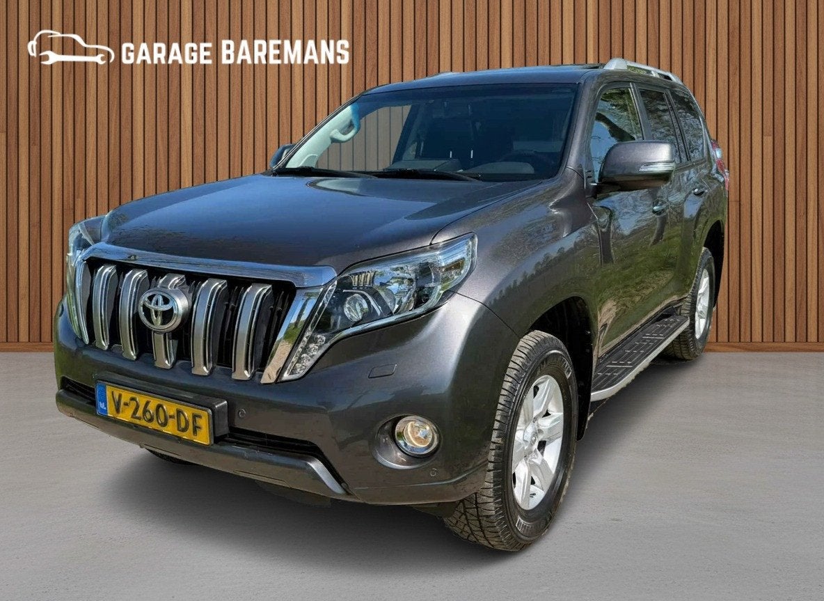 Toyota Land Cruiser 150 2.8 D-4D-F LX Window Van (bj 2017), Auto's, Toyota, Automaat, Gebruikt, 4 cilinders, Bedrijf