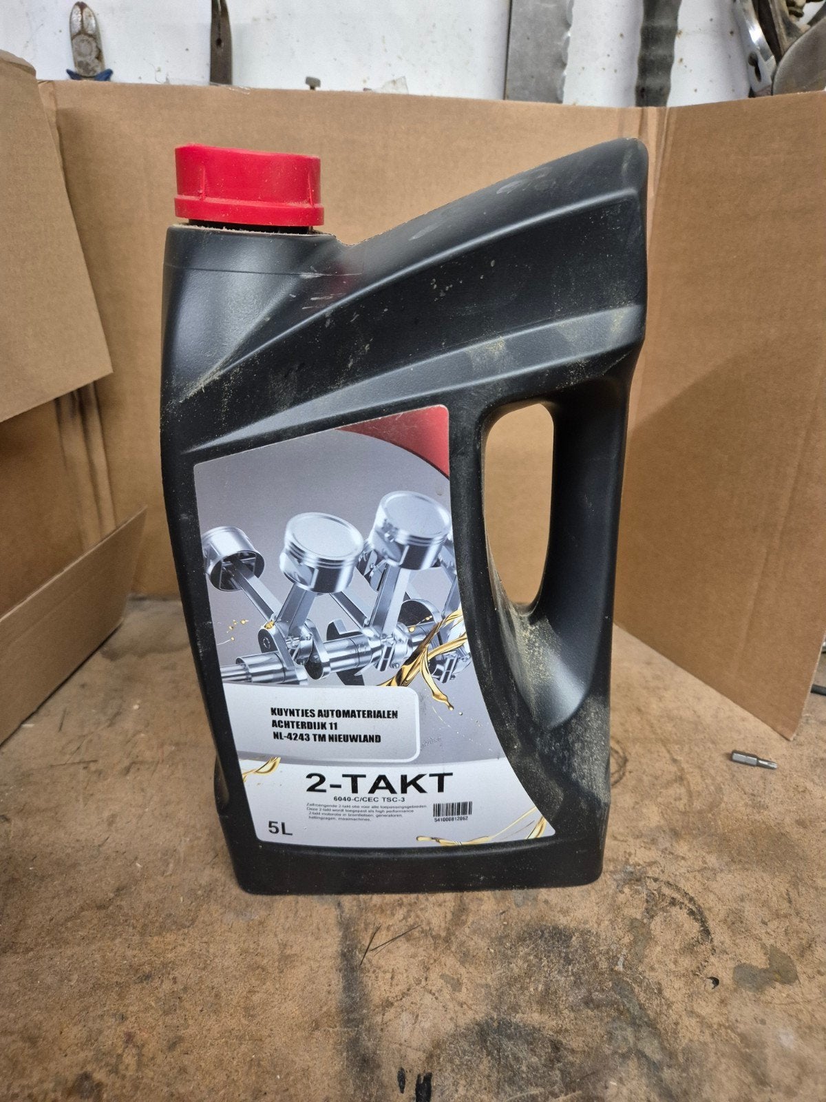 5 liter 2-takt olie - Nieuw in verpakking, Ophalen of Verzenden, Nieuw, Universele onderdelen