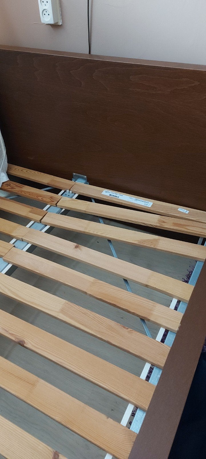 Eenpersoonsbed met lattenbodem en matras, Gebruikt, Bruin, Tweepersoons, Ophalen of Verzenden