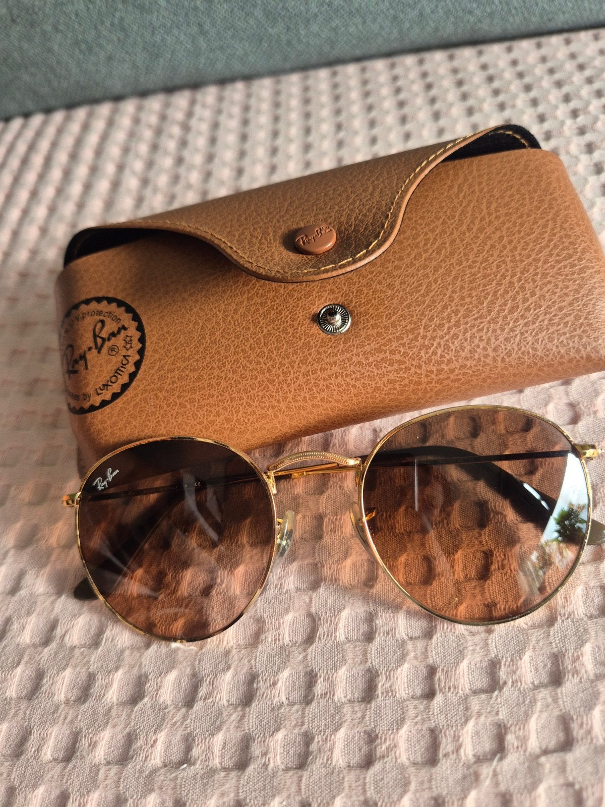 Rayban zonnenbrillen niew in het doos ,brown kleur, Sieraden, Tassen en Uiterlijk, Ophalen of Verzenden, Zo goed als nieuw, Bruin