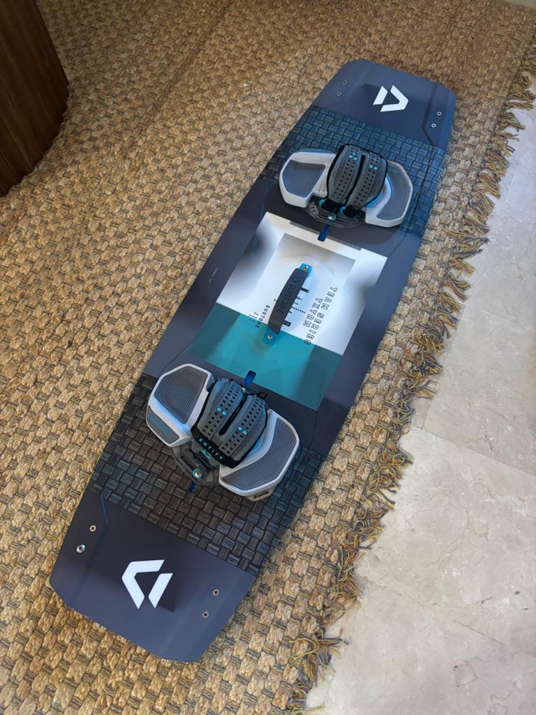 Duotone Team Series Textreme 138cm, Watersport en Boten, Kitesurfen, Gebruikt, Twintip, Kiteboard, 10 m²