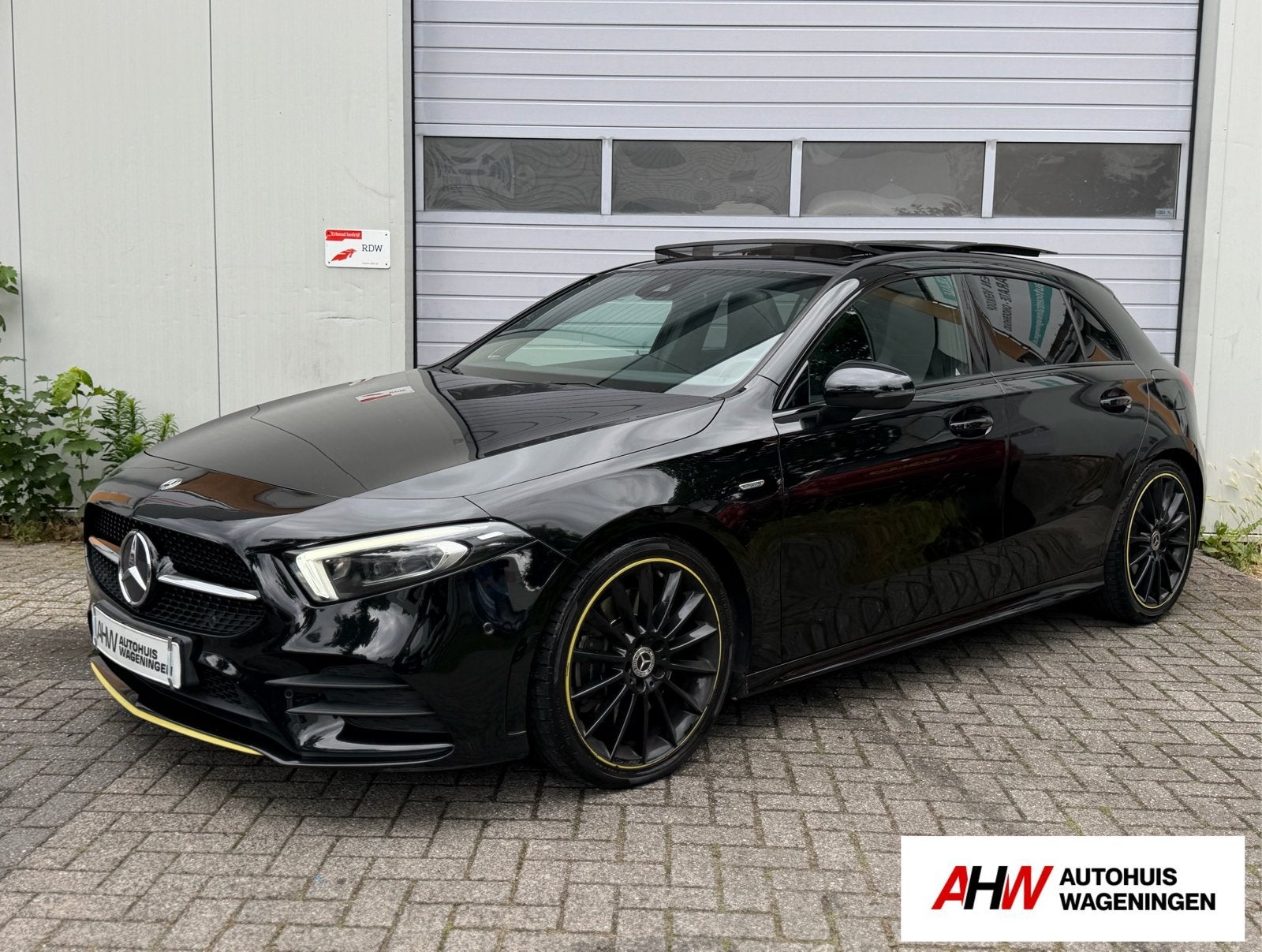 Mercedes-Benz A-Klasse / A250 224pk / 7G-DCT / EDITION ONE, Auto's, Zwart, 4 cilinders, Zwart, 14 km/l