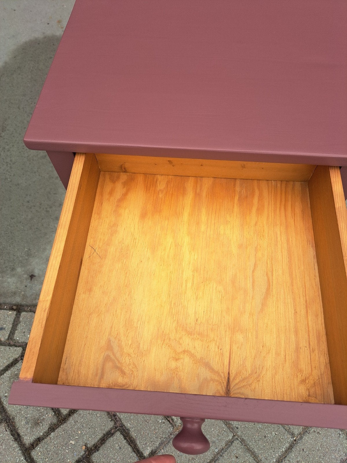 Houten nachtkastje roze, Huis en Inrichting, Slaapkamer | Nachtkastjes, Ophalen, RoDeKo Volendam, R.kooij65@gmail.com, 55 tot 70 cm