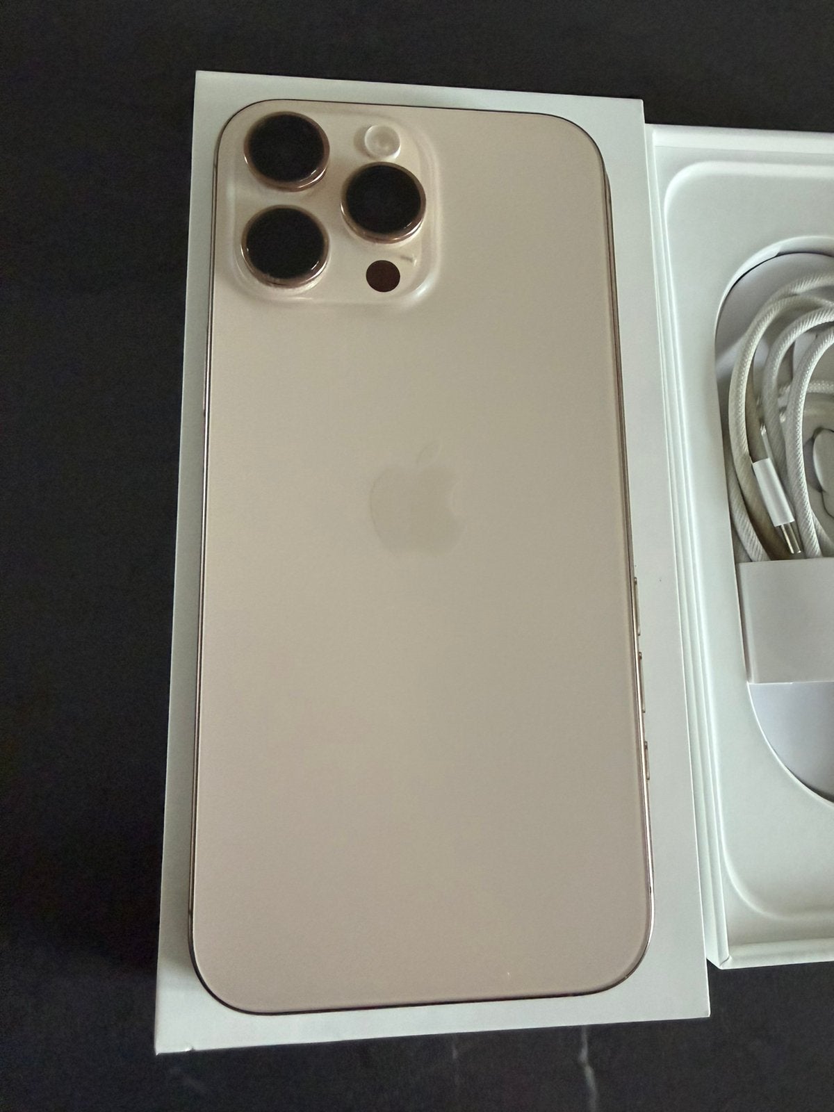 Iphone 16 Pro Max 256 GB Desert titanium, Ophalen, Zo goed als nieuw, Goud, 256 GB