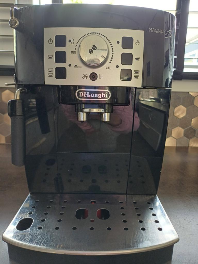 DELonghi magnifica S, Ophalen, Gebruikt, Koffiemachine, Stoompijpje
