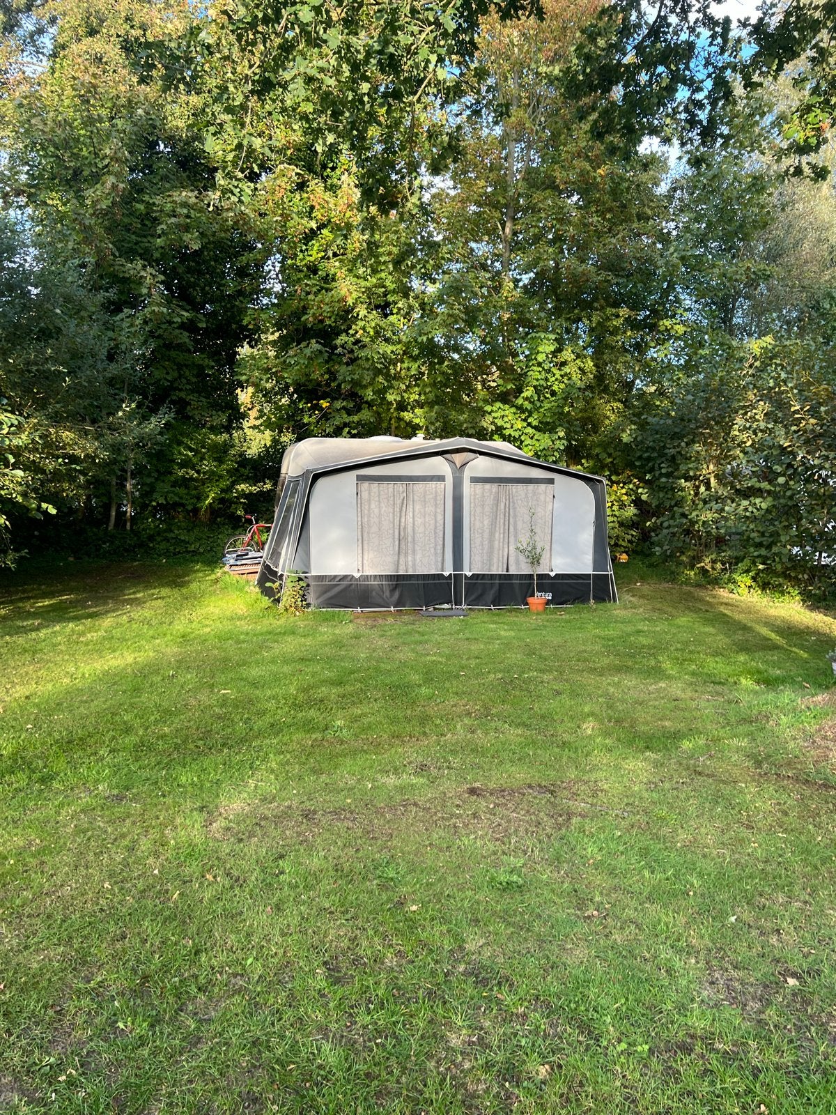 Ventura D 250 voortent met stormschade (Zinox frame), Ophalen, Gebruikt, Ten Cate All Season 240g/m2, Isabella